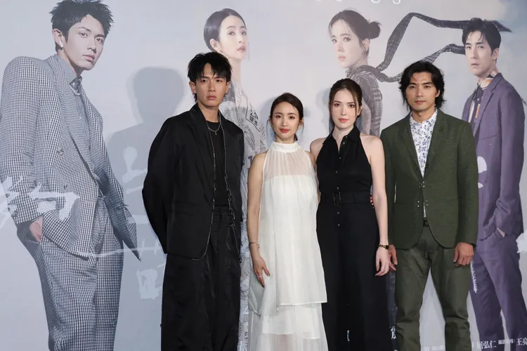 柯震東（左起）、林依晨、許瑋甯和賀軍翔卡司華麗。攝影中心攝