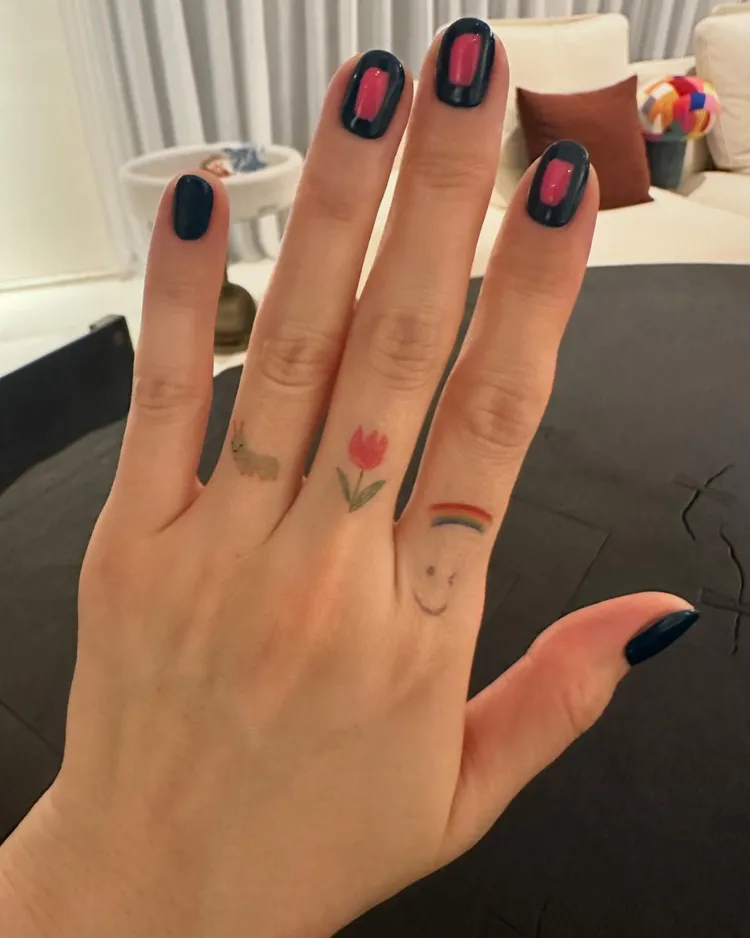 孫藝真手上的可愛圖案，疑似是印章蓋出來的。翻攝孫藝真IG