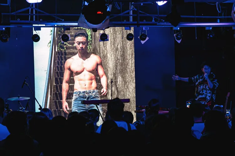 SAM LIN放散精壯肌肉照。和協整合行銷提供