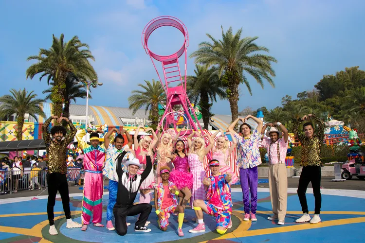 「極限飛輪瘋馬戲」，將由粉紅芭比與帥氣男伴們，帶來一場粉粉的戀愛之旅。劍湖山提供