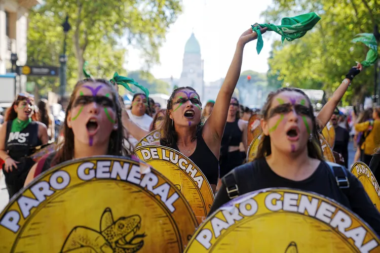 阿根廷女性「國際婦女節」遊行捍衛女權。路透社