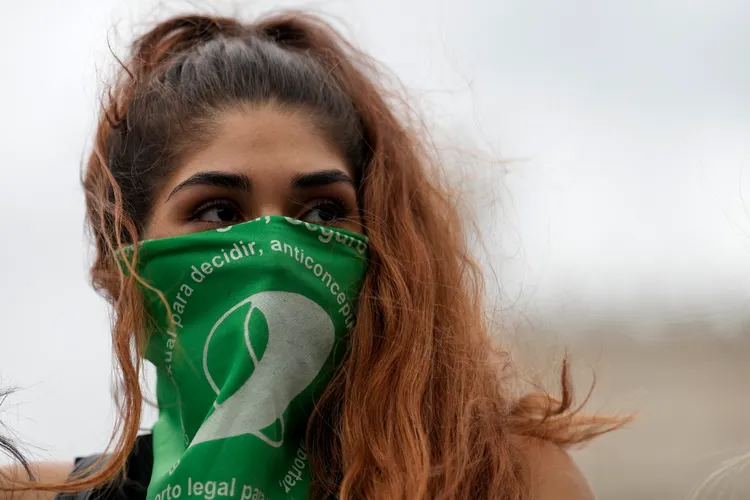 綠色手帕是阿根廷國際婦女節遊行的傳統配件。美聯社