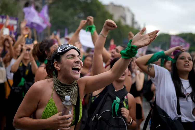 阿根廷女性「國際婦女節」遊行捍衛女權。路透社