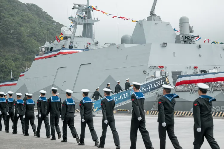 首批高效能艦艇於今年提前完成。府提供