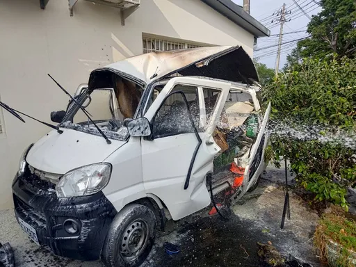 車上抽菸竟引爆瓦斯！整輛車炸開　男二度燒燙傷搶救