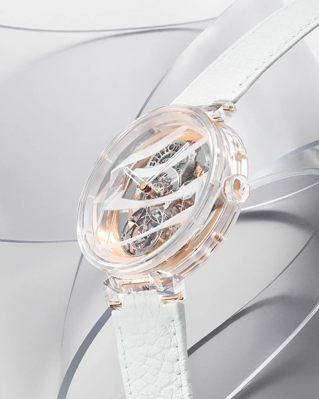 Tambour Moon Flying Tourbillon Poinçon de Genève Sapphire Frank Gehry腕錶,43.8mm,藍寶石錶殼,藍寶石錶面,白色Taurillon皮革錶帶,LFTMM05.01機芯,動力儲存80小時,防水深度30米,3260萬元。品牌提供