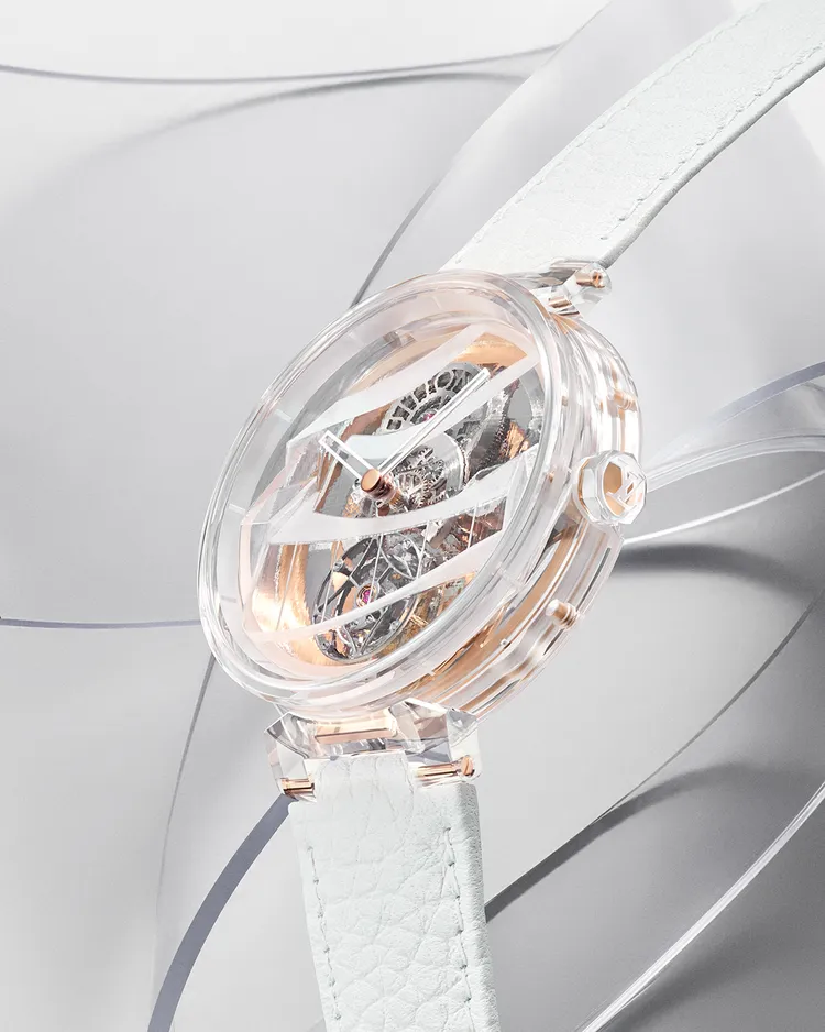 Tambour Moon Flying Tourbillon Poinçon de Genève Sapphire Frank Gehry腕錶，43.8mm，藍寶石錶殼，藍寶石錶面，白色Taurillon皮革錶帶，LFTMM05.01機芯，動力儲存80小時，防水深度30米，3260萬元。品牌提供
