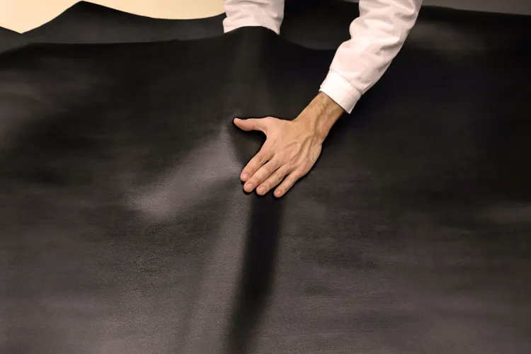 Palmellato小牛皮革極為柔軟且表面富有紋理。品牌提供