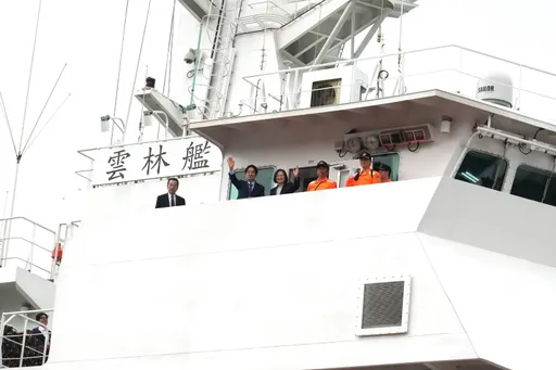 蔡英文挺海巡!今主持4000噸巡防艦下水典禮 大讚「國艦國造」有1千億產值