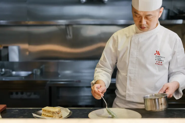 台北萬豪酒店INGE’S Bar & Grill新菜單由料理資歷近25年的西餐總主廚徐橙壕設計規劃。業者提供