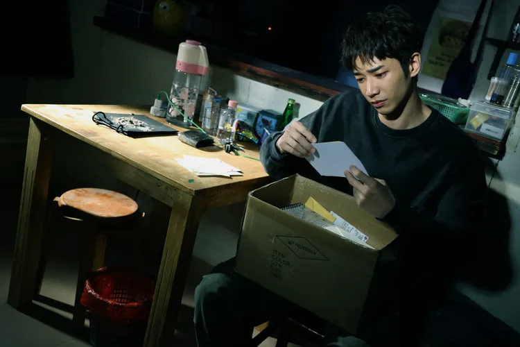 劉以豪飾演鄧麗欣的青梅竹馬。華映提供