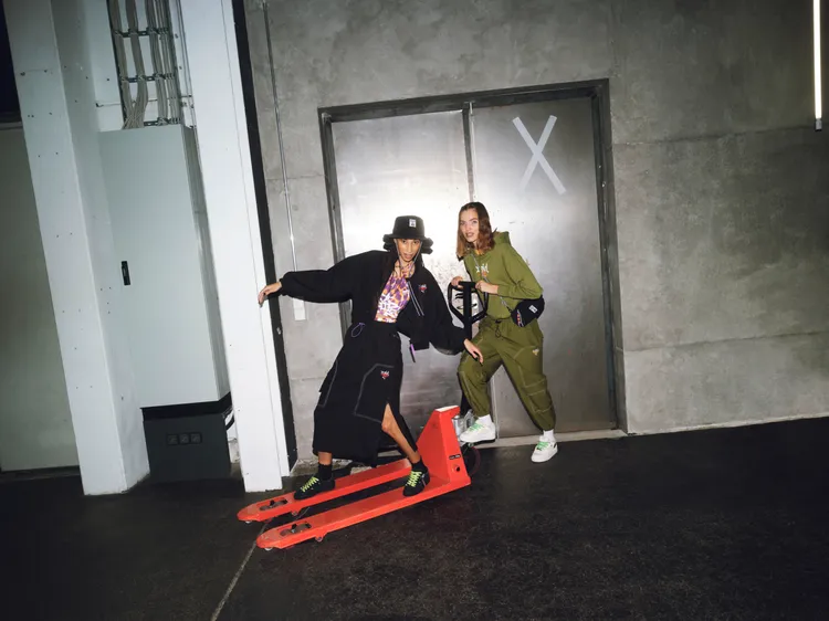 聯名系列融合經典街頭和滑板運動。品牌提供