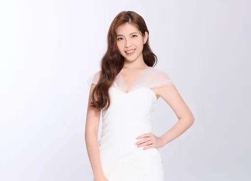 九頭身模特兒嚴嘉瑋美翻了 高顏值撞臉許瑋甯王祖賢