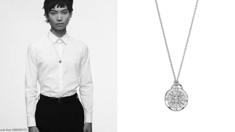 MIKIMOTO Lucky Arrows珍珠母貝鑽石墜鍊，以18K白金搭配鑽石與白蝶貝珍珠母貝，10萬1000元。品牌提供
