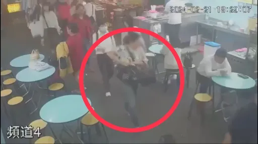 饒河街麻辣臭豆腐名攤竊案破了! 女賊捨不得丟LV短皮夾成鐵證