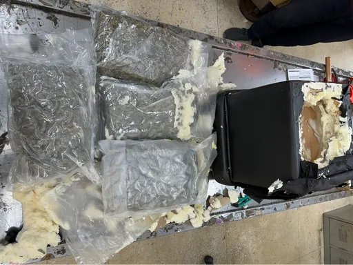 沙發暗藏市價300餘萬大麻!販毒集團包「機票+食宿」 2港人來台領貨遭逮