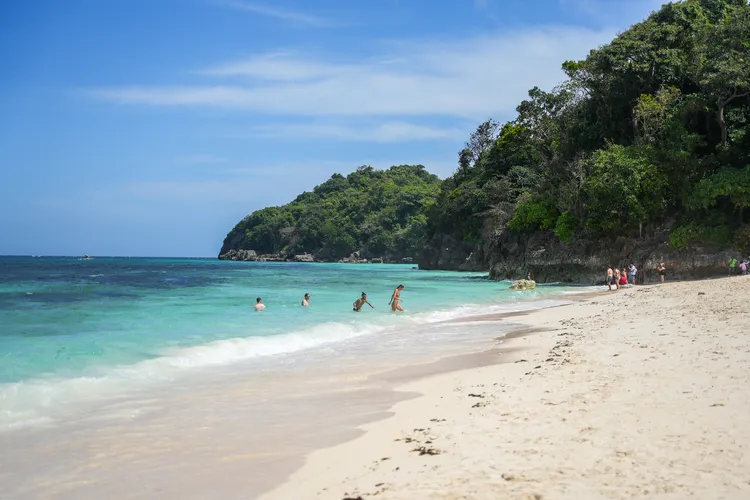 普卡貝殼沙灘長度僅次於西面的白沙灘，但遊客明顯少了許多。田欣雲攝