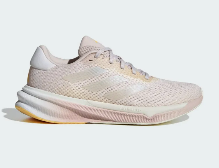 SUPERNOVA STRIDE女款，3290元。翻攝官網