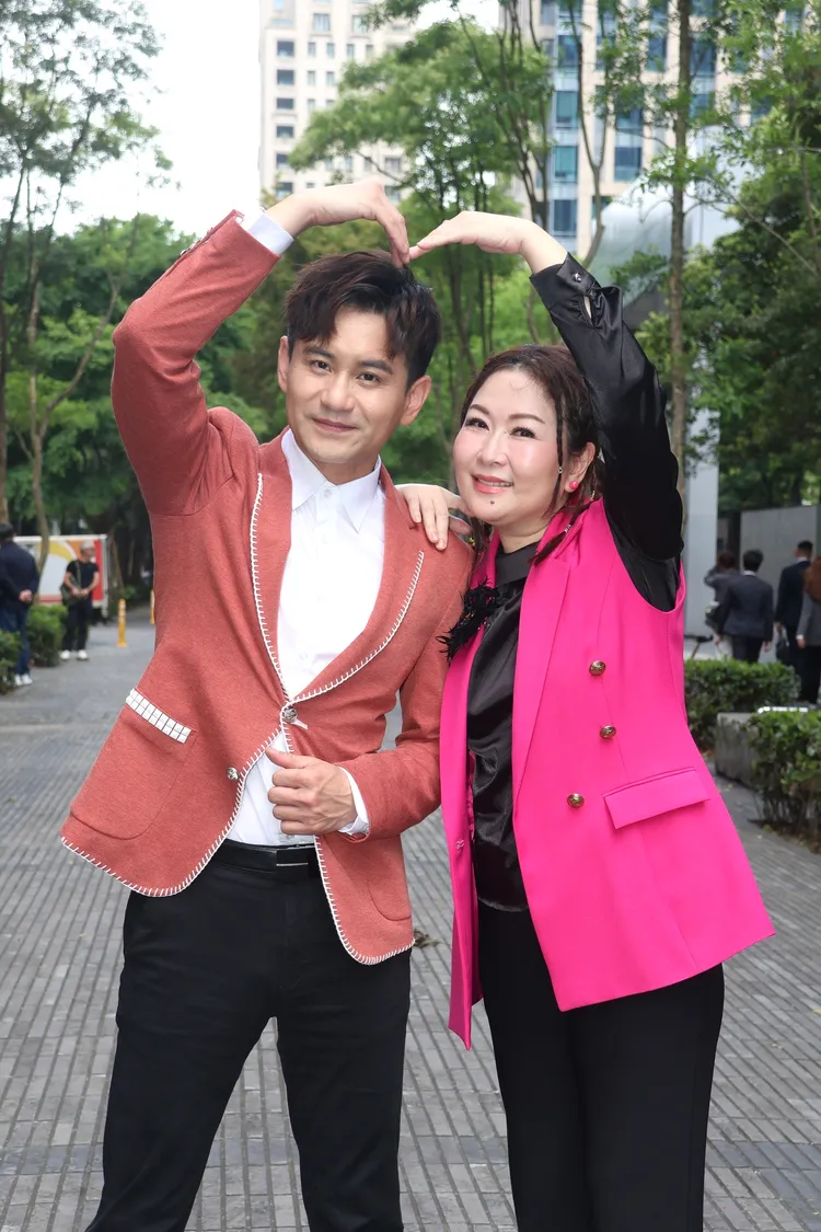 吳俊宏邀來張秀卿為演唱會助陣。彭欣偉攝