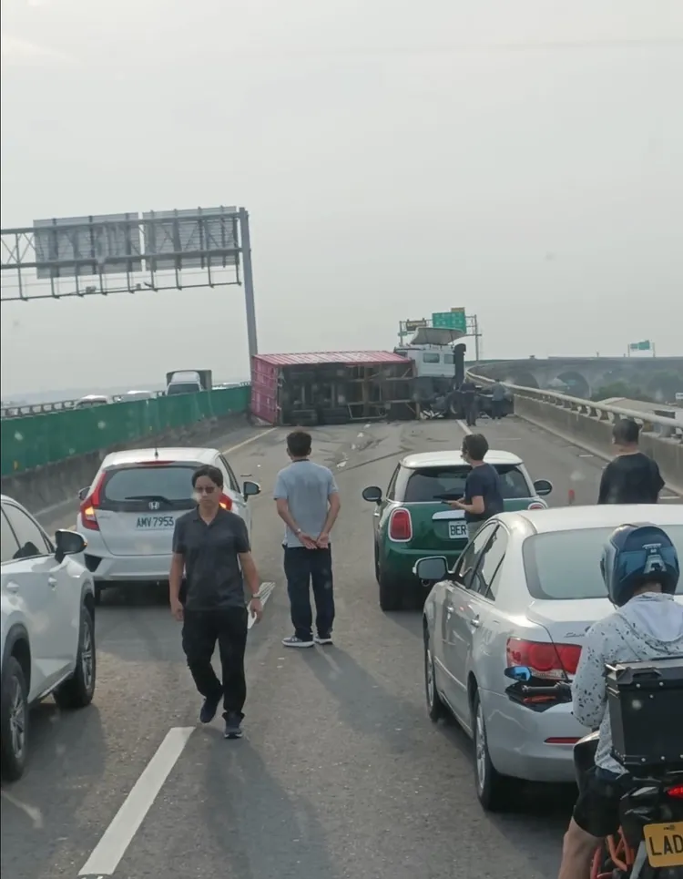 用路人相當無奈。取自記者爆料網