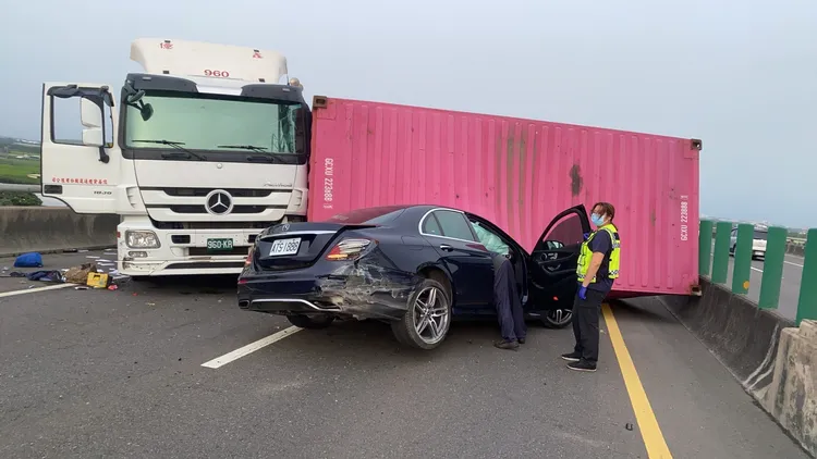 現場回報無人受傷。屏東消防局提供