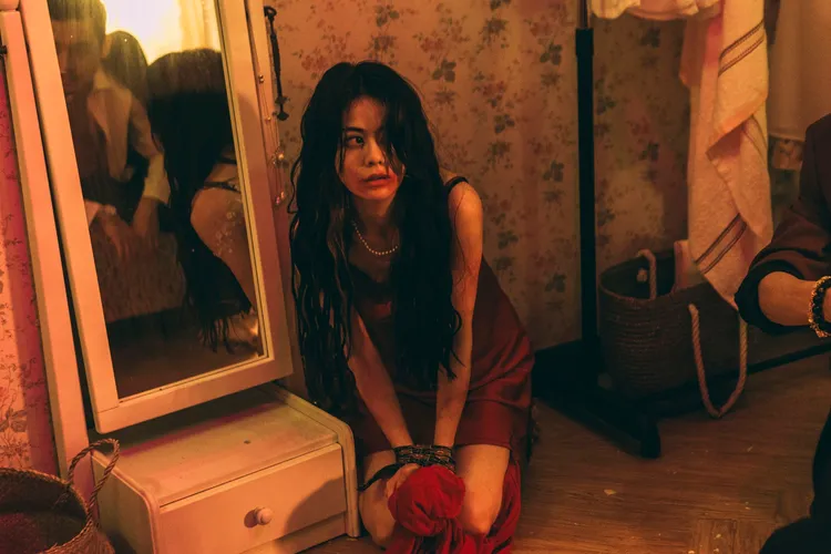 白癡公主在《鬼天廈》飾演性工作者。華映娛樂提供