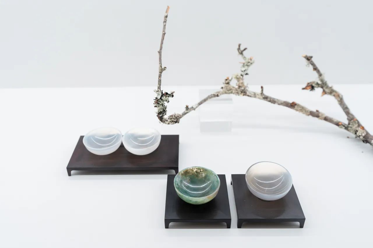 限量「紫坛灰玛瑙醉器」在茶室专门店独家贩售。品牌提供