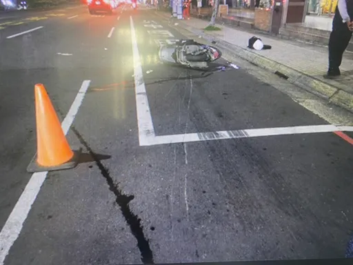 行人看手機闖紅燈過馬路遭撞　蘆警科技執法奏功揪肇因