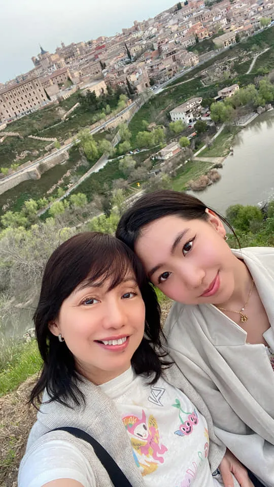 蔡幸娟與女兒同遊歐洲。翻攝《蔡幸娟【幸福共嬋娟】》臉書粉絲團