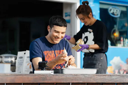 男神鳳小岳現身!吳映潔、莎莎心花開 惹姚元浩吃味