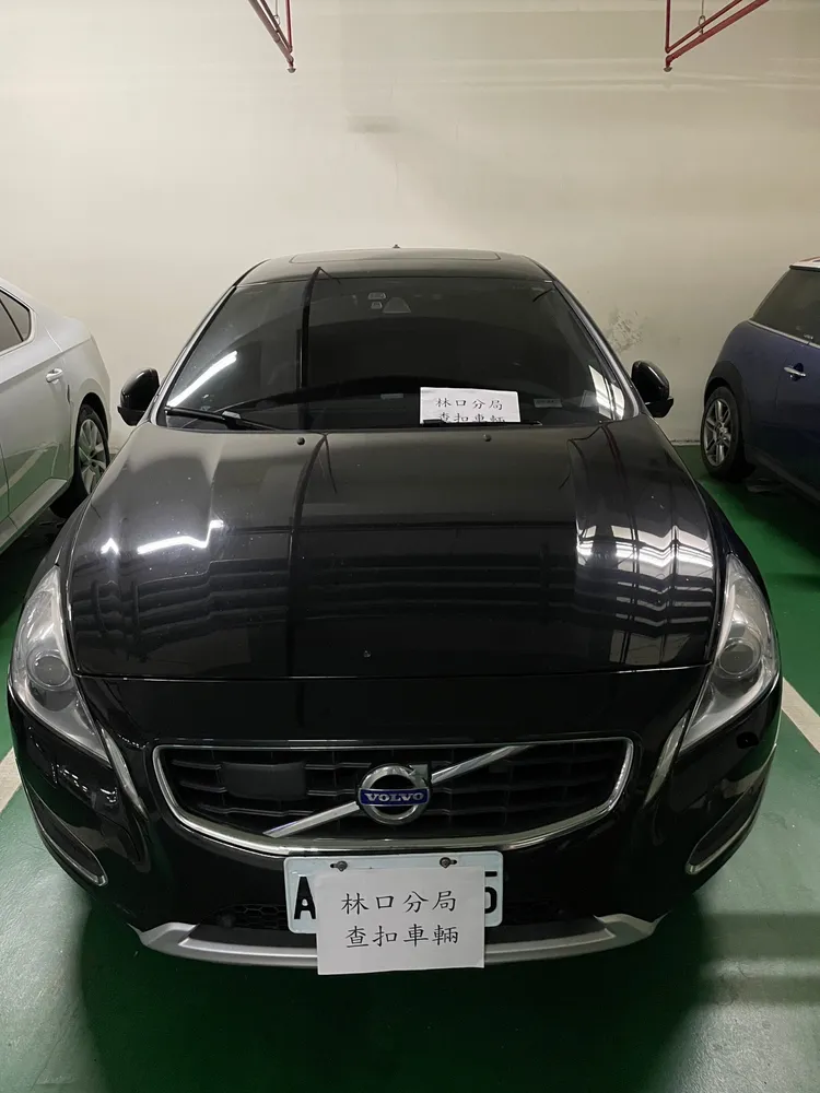 警方查扣車輛。翻攝畫面