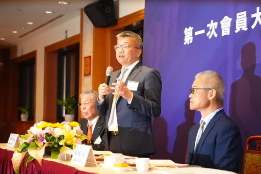 全票通過！蔡其昌連任中華職棒會長