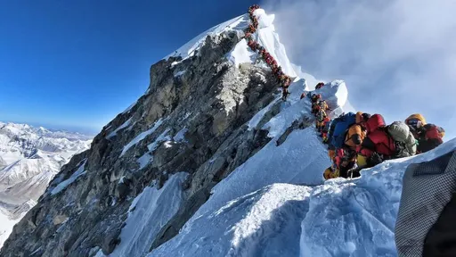 聖母峰下月開山!尼泊爾要求登山客加裝追蹤晶片 縮短山難搜救時間