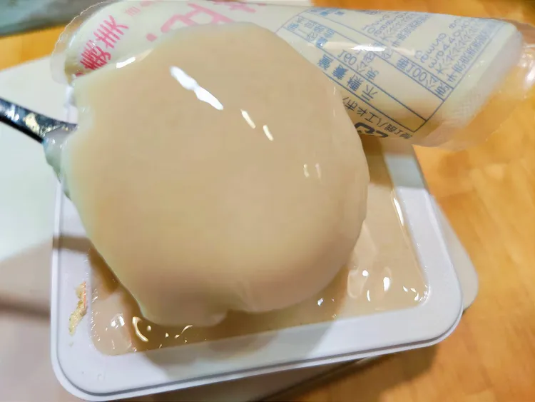 義美厚豆花平均1盒不到9元。翻攝自「Costco好市多 商品經驗老實說」粉專