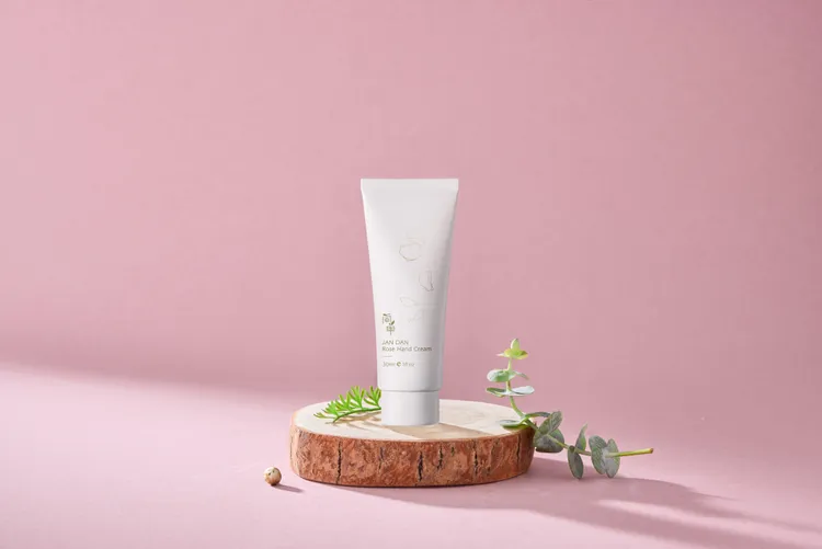 簡單玫瑰護手霜，30ml／680元。品牌提供