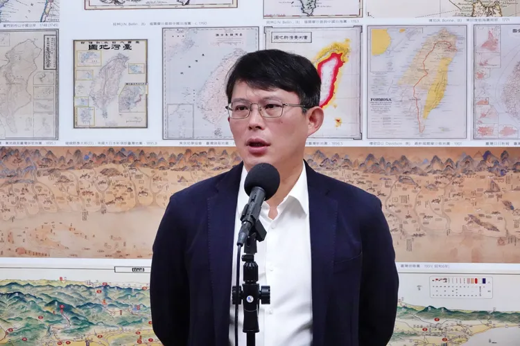 黃國昌今早受訪開心感謝網友支持。莊宗達攝