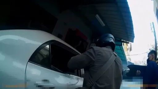 拒捕驾车冲撞!警破窗拖下车逮人 搜出这些东西赖不掉