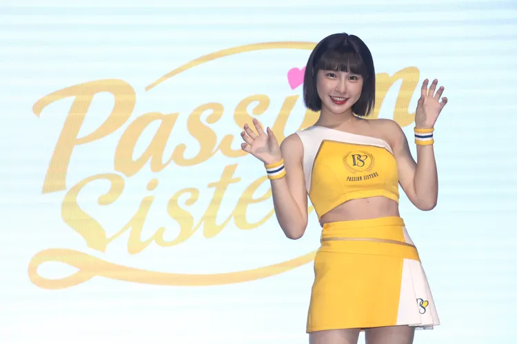 峮峮是PS女孩9朝元老。   彭欣偉攝