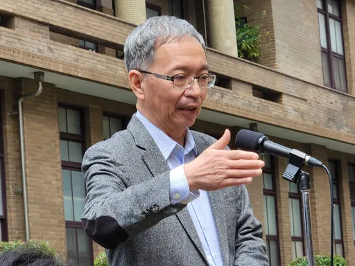 虐童案檢討會議卡在中央? 薛瑞元斥北市府:孩子都死了!