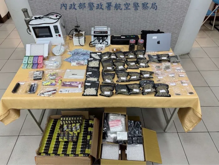 航警破獲大批各式毒品。翻攝畫面