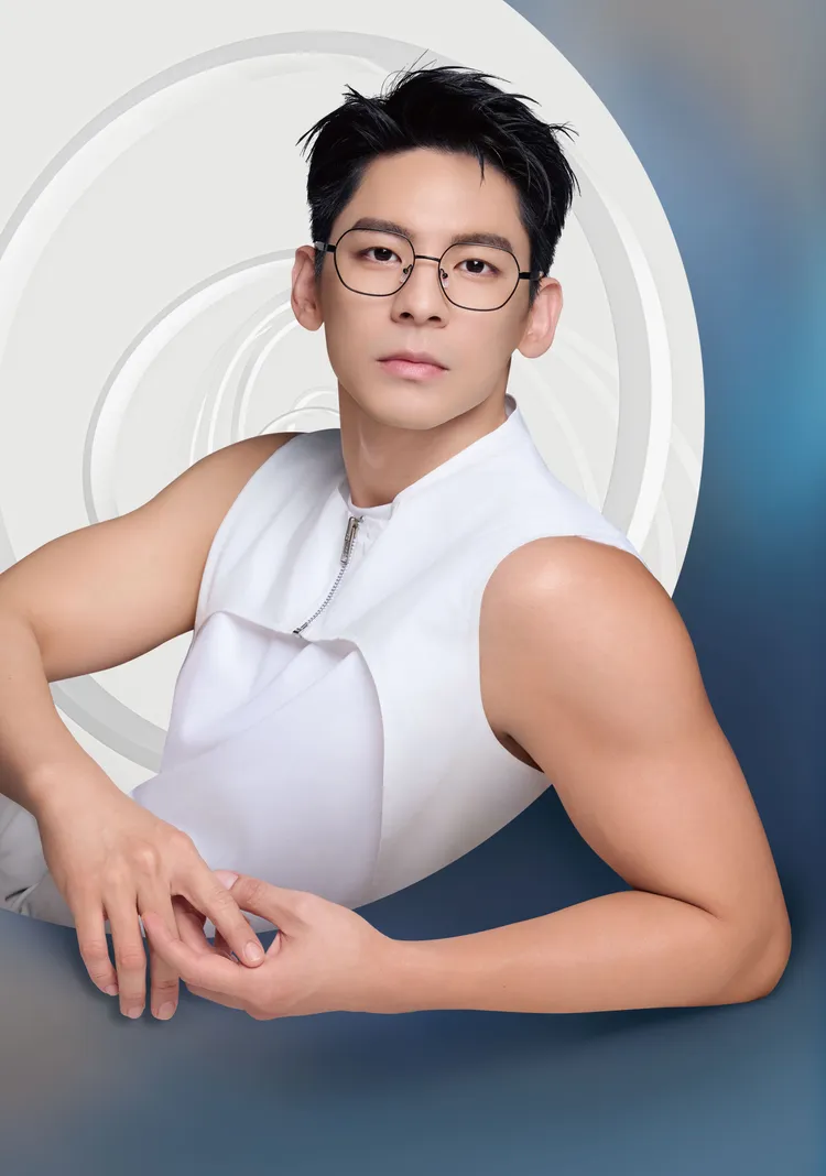 林柏宏穿著無袖上衣秀出精實好身材。品牌提供