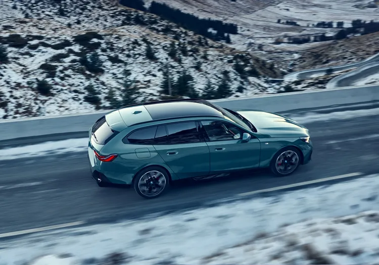 BMW i5 eDrive40 Touring M Sport與i5 M60 xDrive Touring分別創造出驚人的340匹與601匹最大馬力，i5 M60 xDrive Touring更僅需3.9秒就能完成0-100公里加速。原廠照片