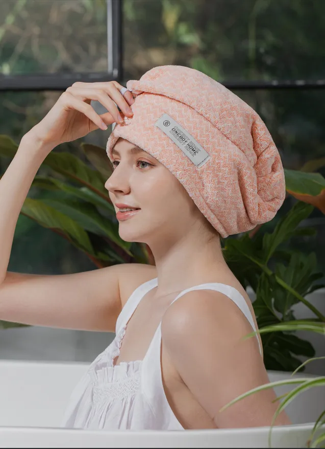 ONEBOY HOME加厚速乾吸水抗菌乾髮帽，洗完頭髮後戴在頭上，輕盈、透氣、速乾，是生活必備的懶人神器。