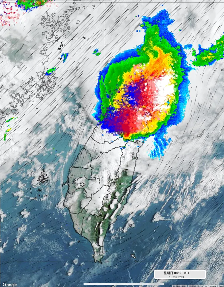 「雷雨胞」上半天通過北台灣，彭啟明預估來得猛、走得快。翻攝彭啟明臉書