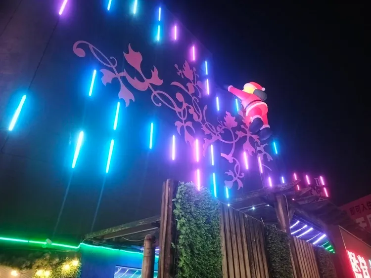 受害汽車旅館外觀。翻攝自臉書「慾望實境娛樂汽車旅館」