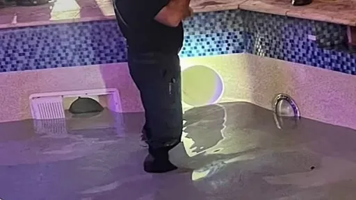 8歲女童飯店泳池戲水消失 疑排水系統故障「吸入管道溺斃」