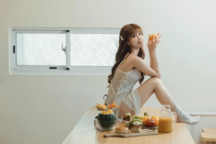 凱蒂老師寫真引爆遐想。曖維多媒體廣告行銷提供