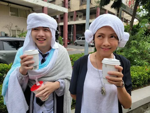 影后柯淑勤有夠嚴!小演員玩手機聊天直接叮嚀:嘴巴閉起來