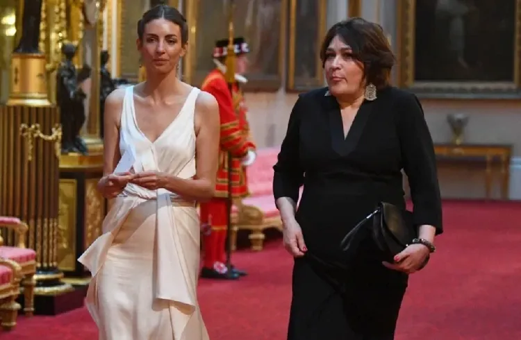 英國媒體報導，傳聞中的威廉王子長年小三漢伯里（左）。路透社資料照片