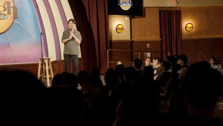 紀錄片《曾博恩：破蛋之路》可以看到他私底下的為人。CATCHPLAY+提供